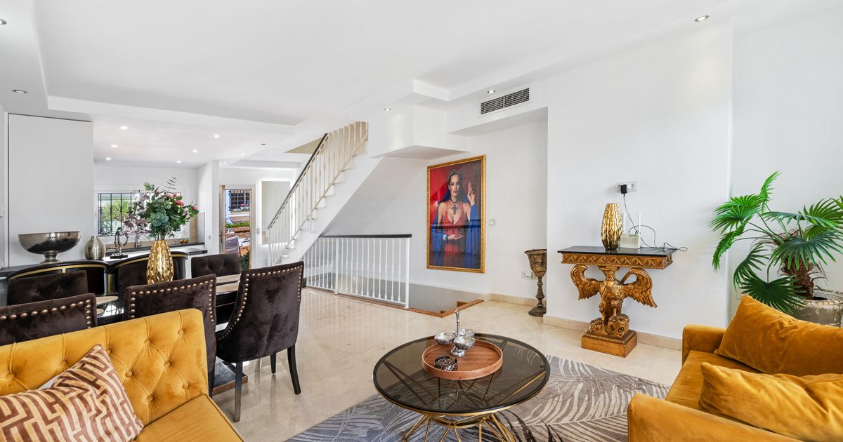 Town House in Nueva Andalucia, Aloha Pueblo, Nueva Andalucia, 10/12