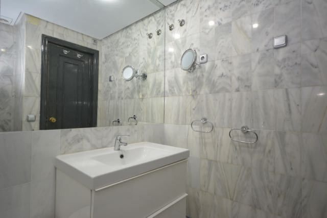 Appartement op de middelste verdieping in The Golden Mile, The Golden Mile, 12/12