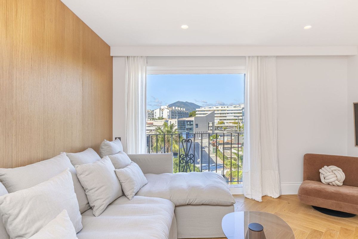 Middle Floor Apartment in Puerto Banús, Puerto Banús, 8/12