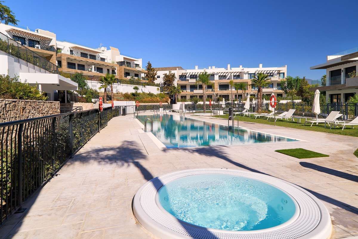 Apartment in Estepona, Estepona, 2/12