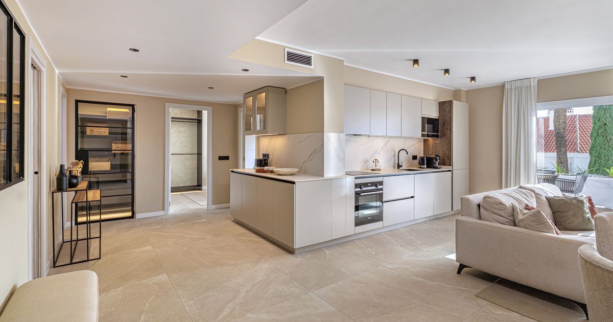Apartamento de Planta Media en Nueva Andalucía, Nueva Andalucía, 3/12