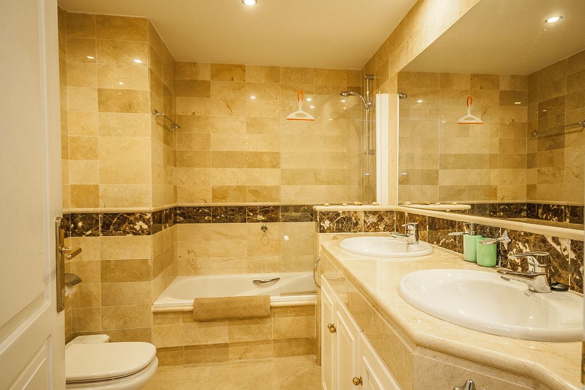 Apartament na środkowym piętrze w Elviria, Elviria, 7/11