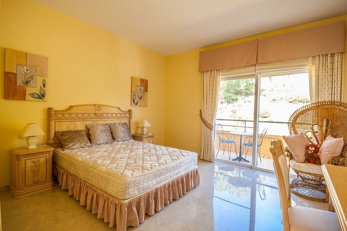 Apartament na środkowym piętrze w Elviria, Elviria, 10/11