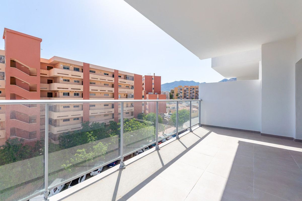 Appartement à un étage intermédiaire à Benalmadena, Benalmadena, 2/12