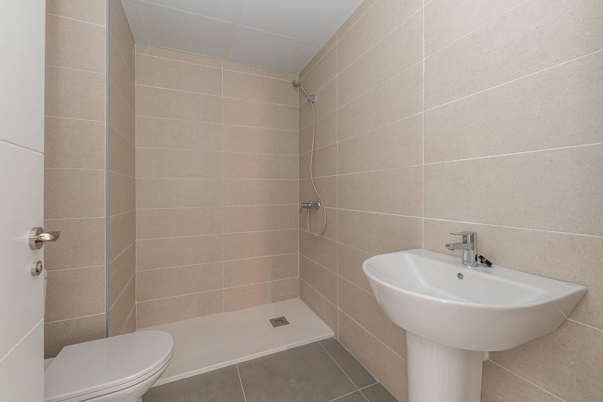 Appartement à un étage intermédiaire à Benalmadena, Benalmadena, 11/12