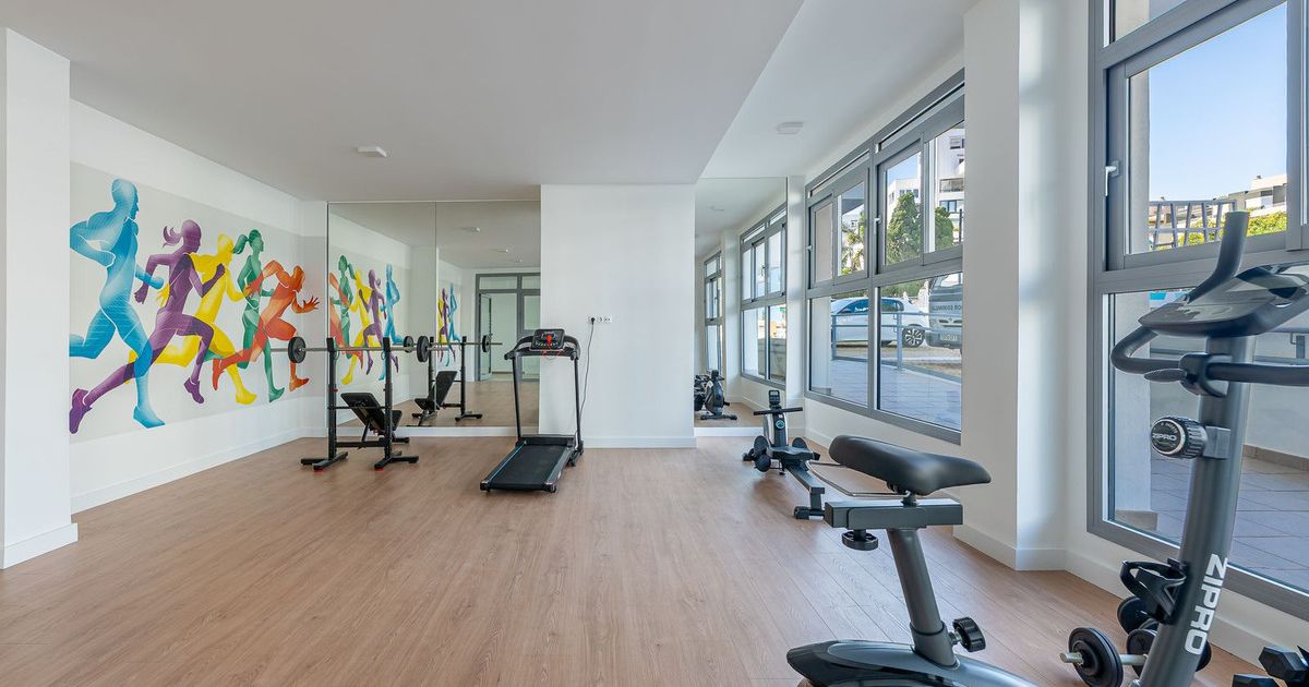 Appartement à un étage intermédiaire à Benalmadena, Benalmadena, 12/12