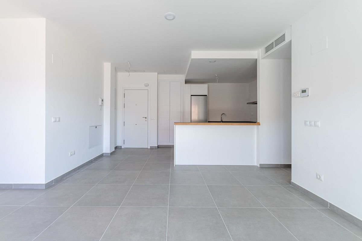 Appartement à un étage intermédiaire à Benalmadena, Benalmadena, 4/12