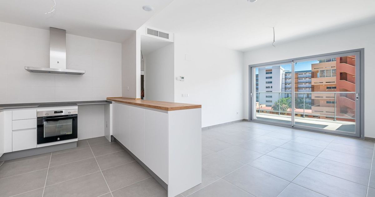 Appartement à un étage intermédiaire à Benalmadena, Benalmadena, 5/12