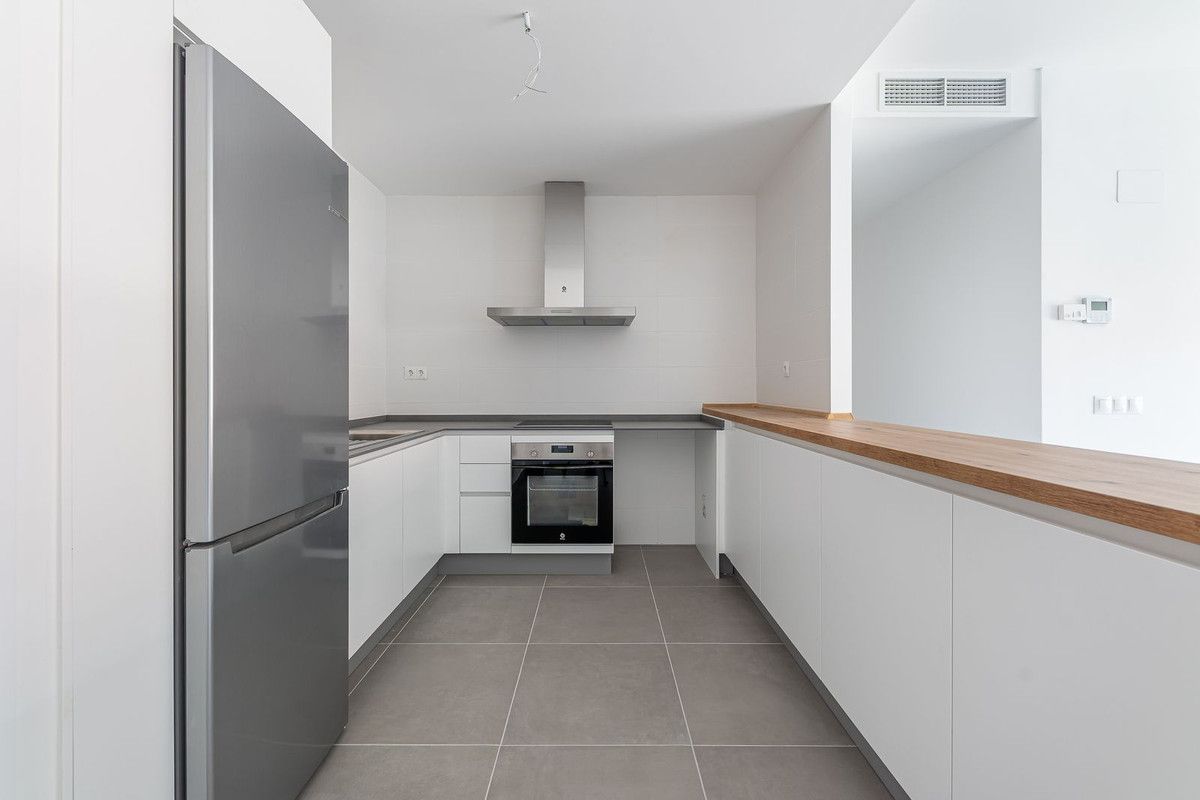 Appartement à un étage intermédiaire à Benalmadena, Benalmadena, 6/12