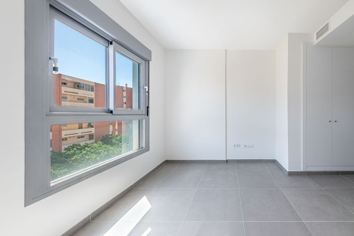 Appartement à un étage intermédiaire à Benalmadena, Benalmadena, 7/12
