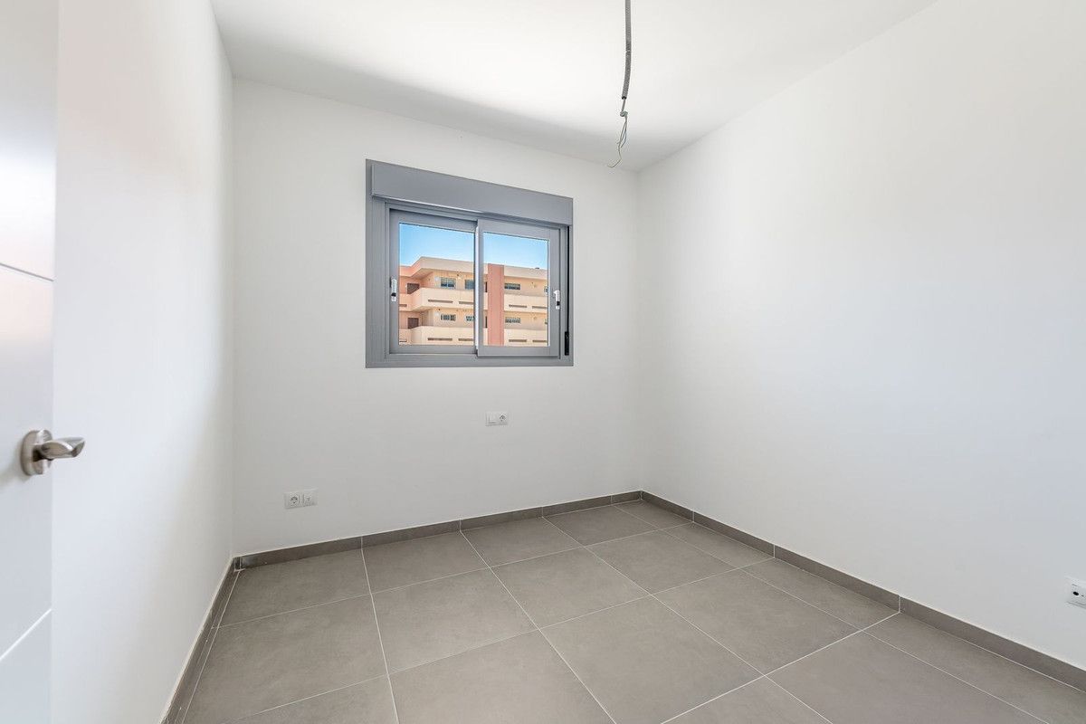 Appartement à un étage intermédiaire à Benalmadena, Benalmadena, 10/12