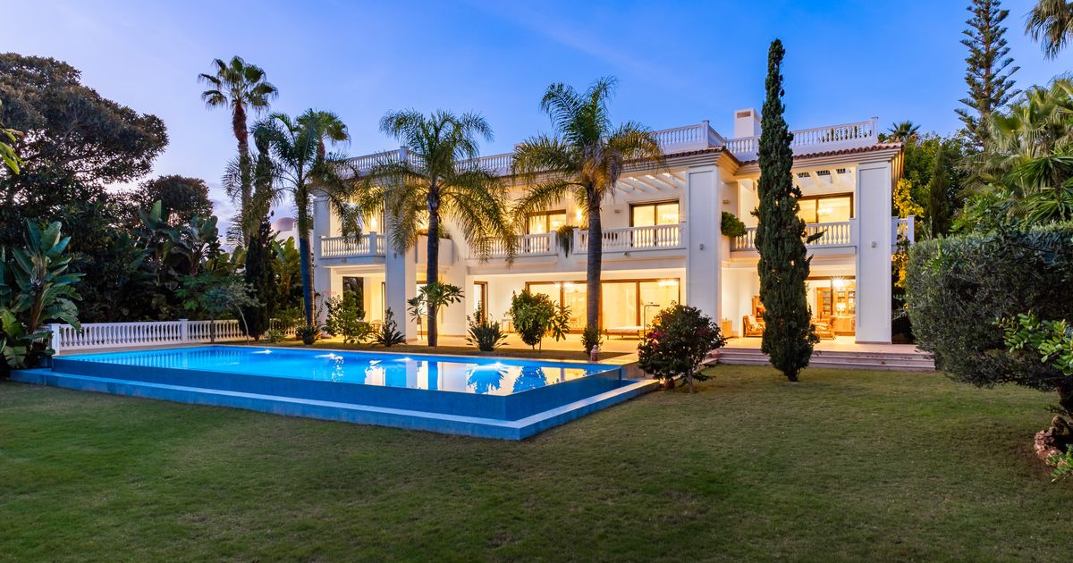 Villa in Estepona, Estepona, 7/12