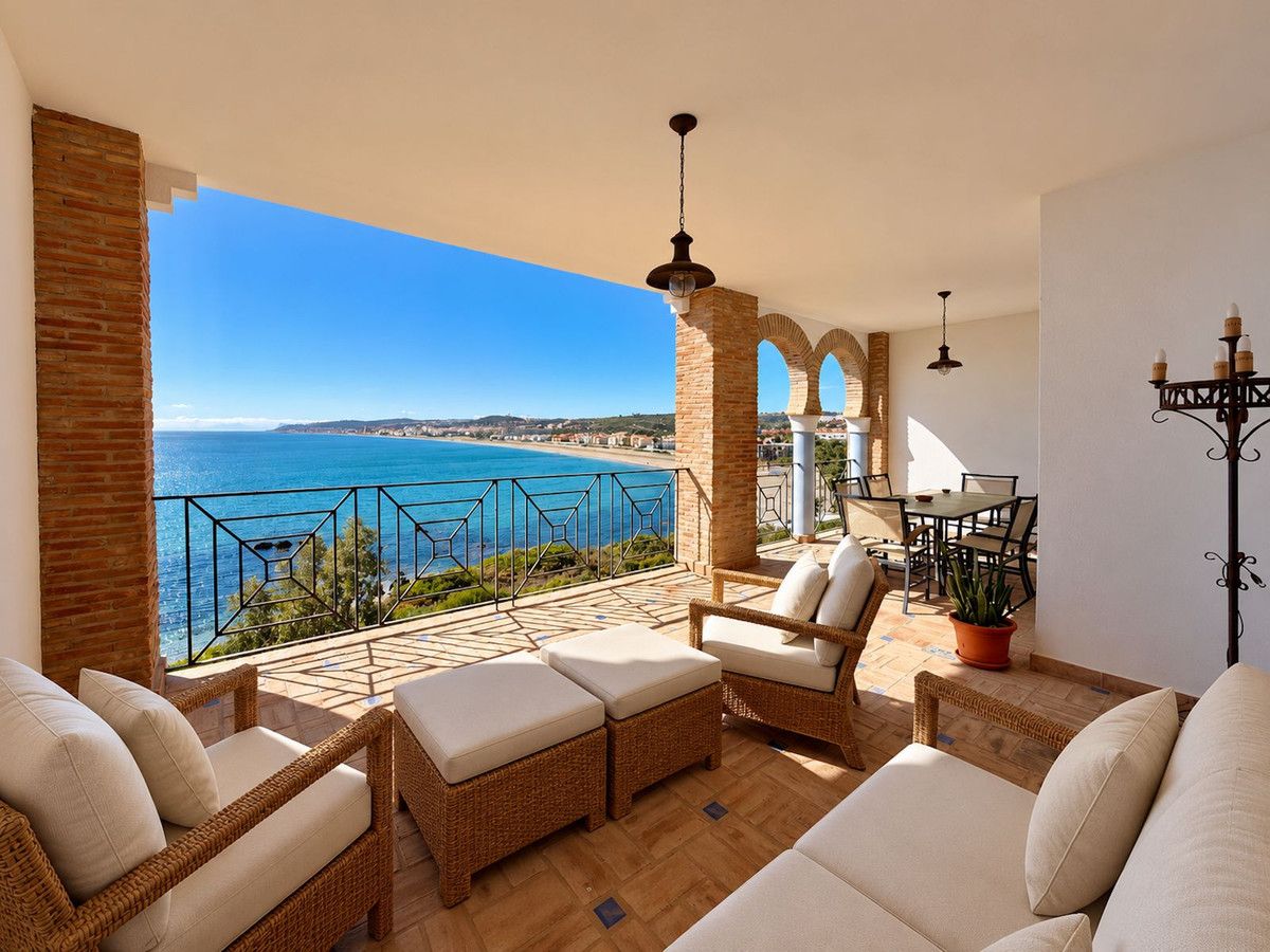 Penthouse Duplex in Casares Playa, Casares Playa, 3/12