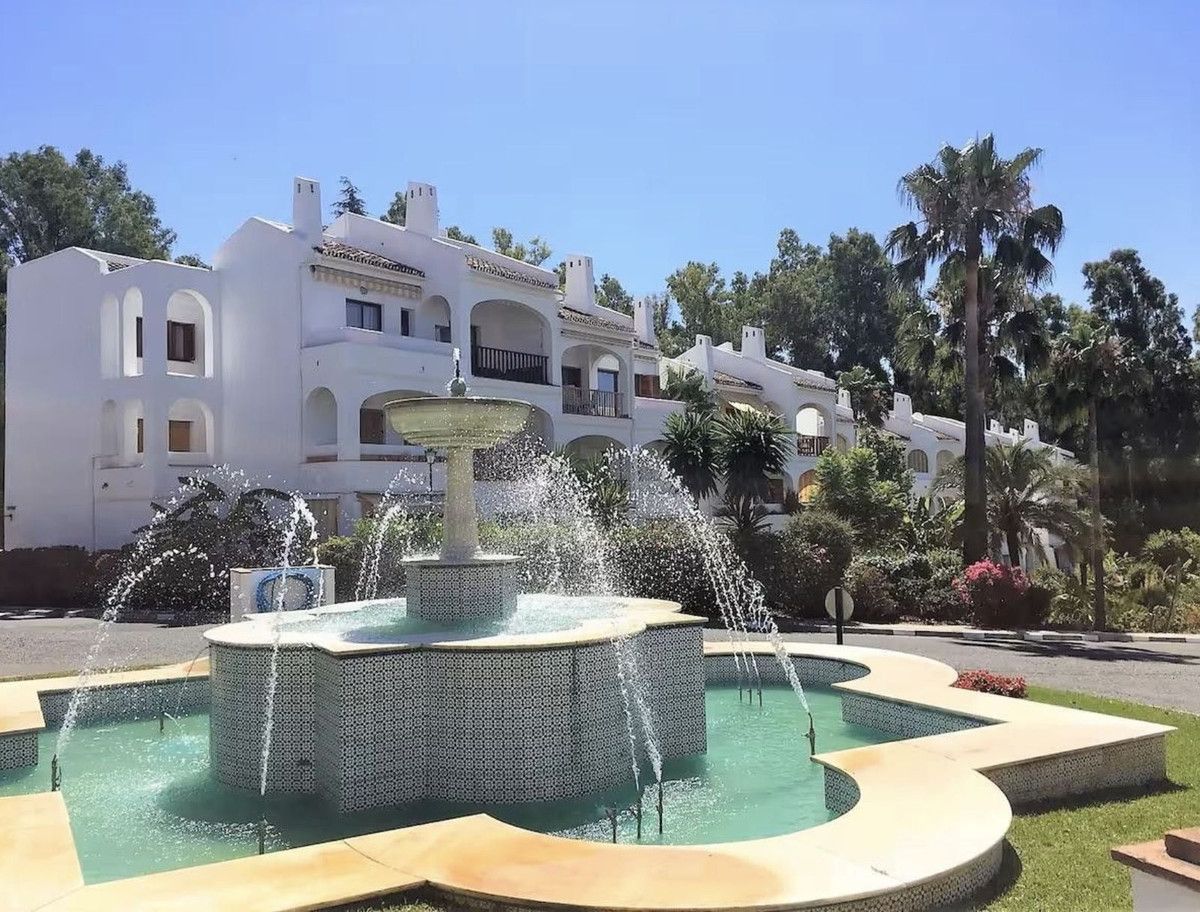 Ground Floor Apartment in Nueva Andalucía, Nueva Andalucía, 1/12