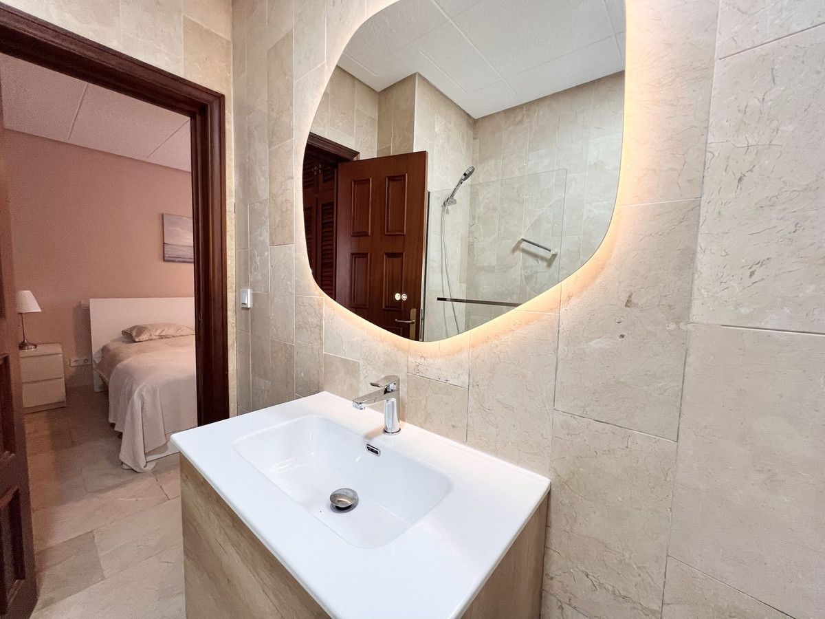 Ground Floor Apartment in Nueva Andalucía, Nueva Andalucía, 9/12