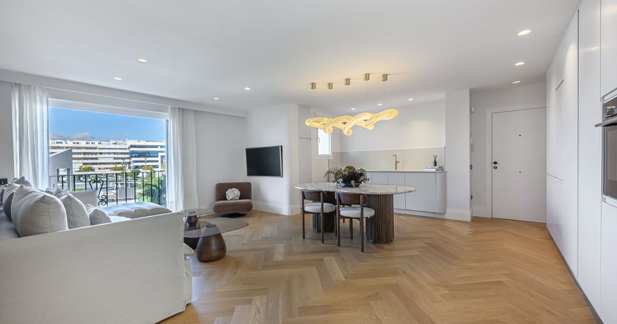 Apartamento en Planta Media en Puerto Banús, Puerto Banús, 1/12