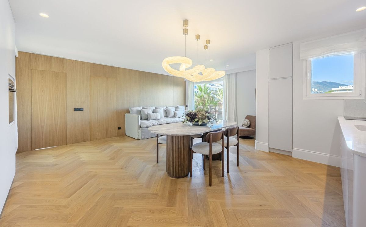Apartamento en Planta Media en Puerto Banús, Puerto Banús, 11/12
