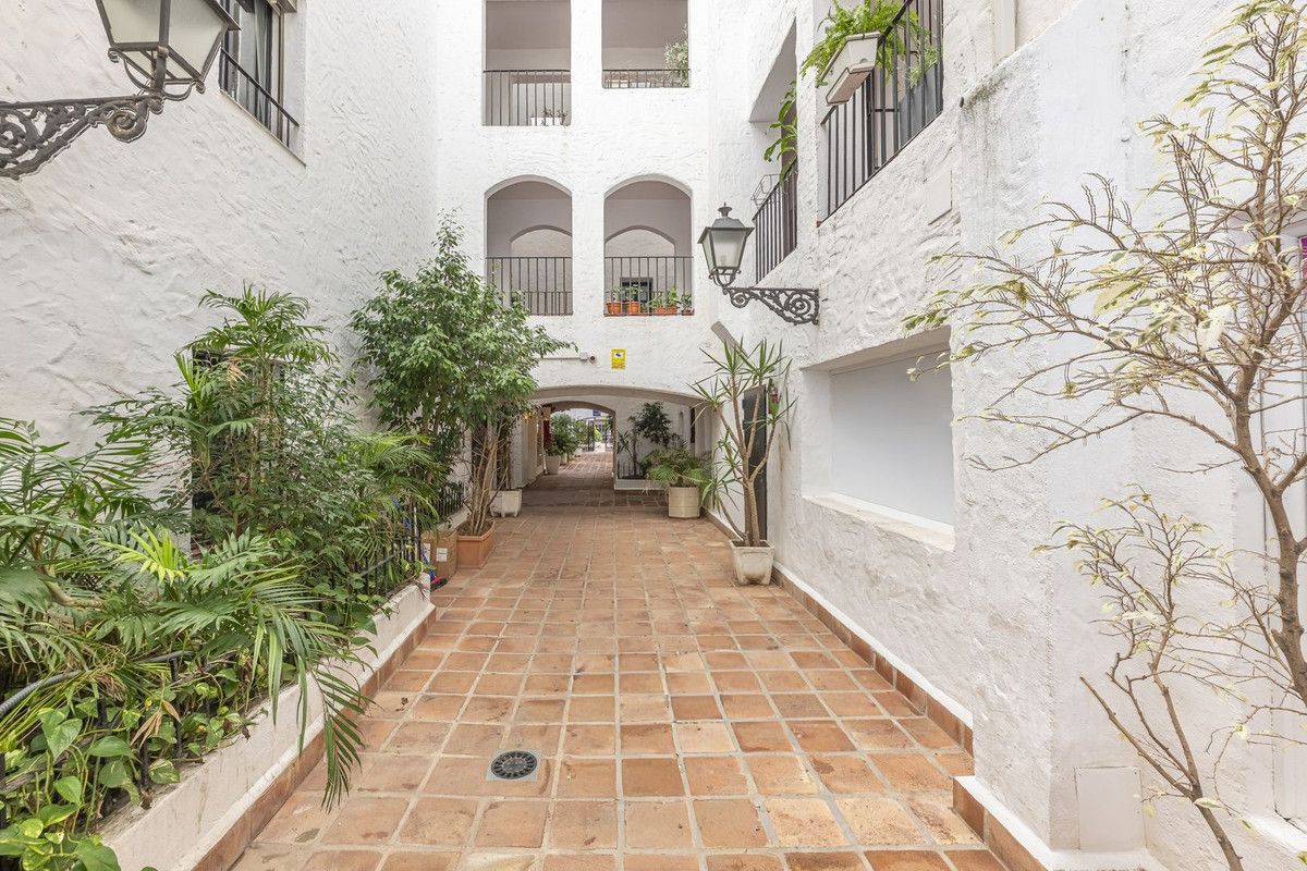 Apartamento en Planta Media en Puerto Banús, Puerto Banús, 5/12