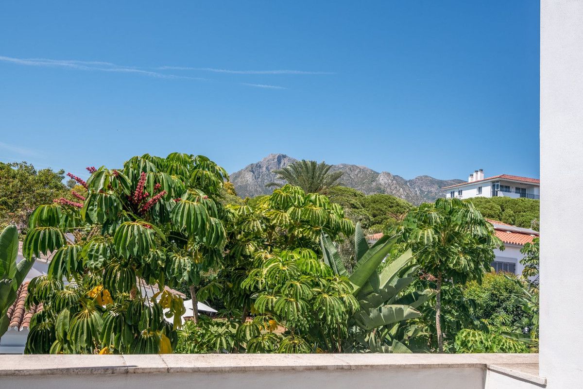 Detached Villa in Marbella, Marbella, 7/12