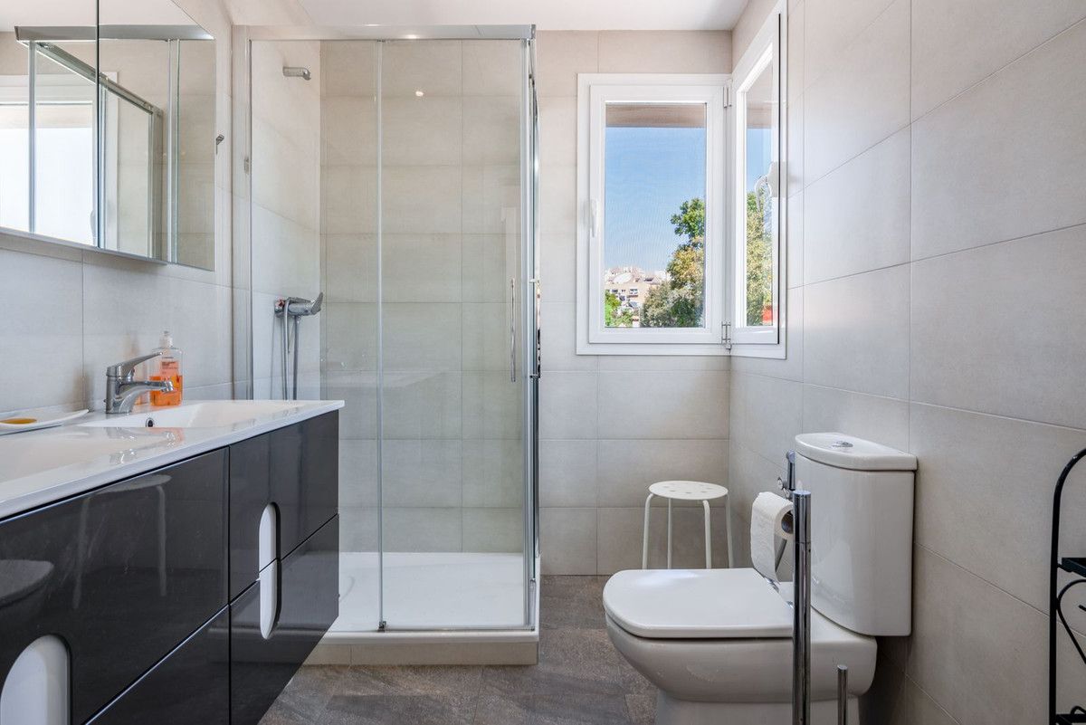 Detached Villa in Marbella, Marbella, 8/12