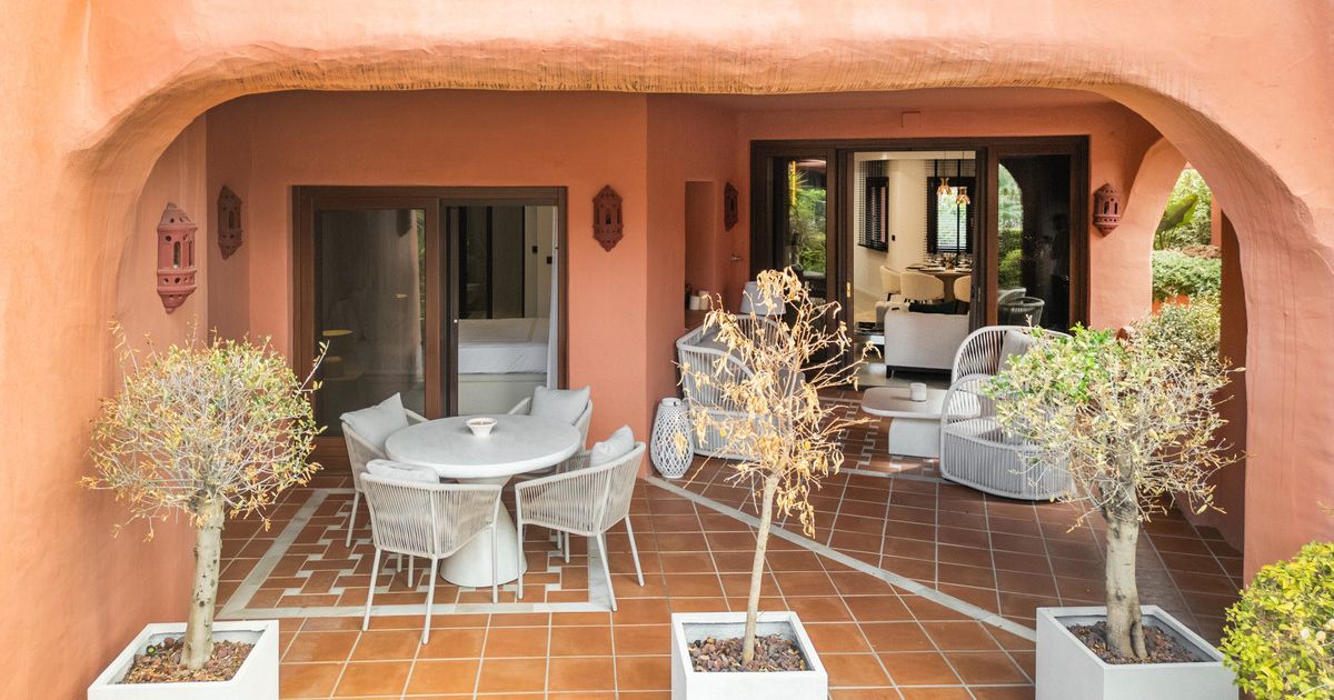 Middle Floor Apartment in Estepona, Estepona, 3/12