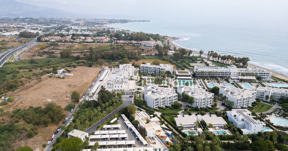Middle Floor Apartment in Estepona, Estepona, 5/12