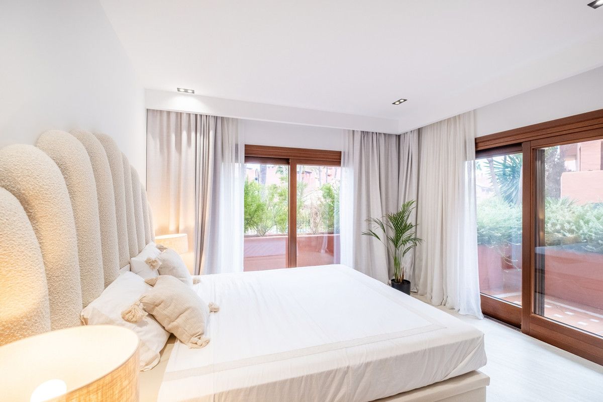 Middle Floor Apartment in Estepona, Estepona, 10/12