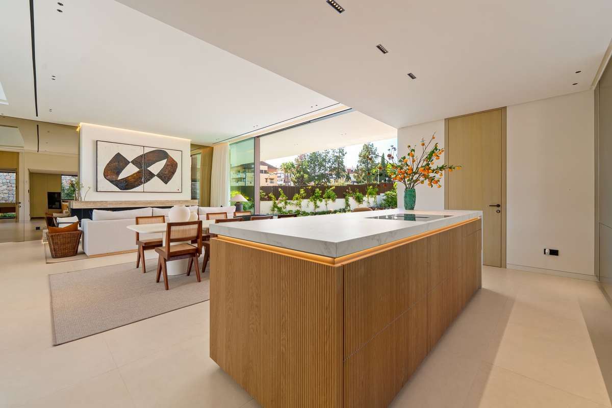 Villa in Marbella, Marbella, 10/12