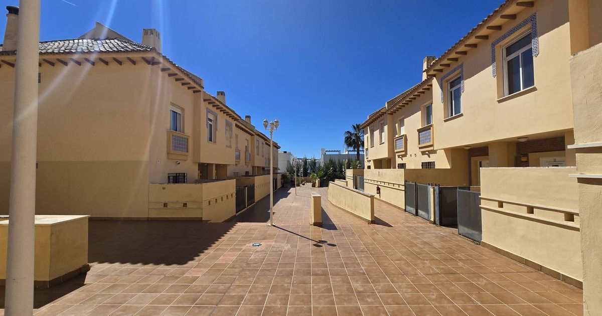 Casa Adosada en Calahonda, Calahonda, 11/12