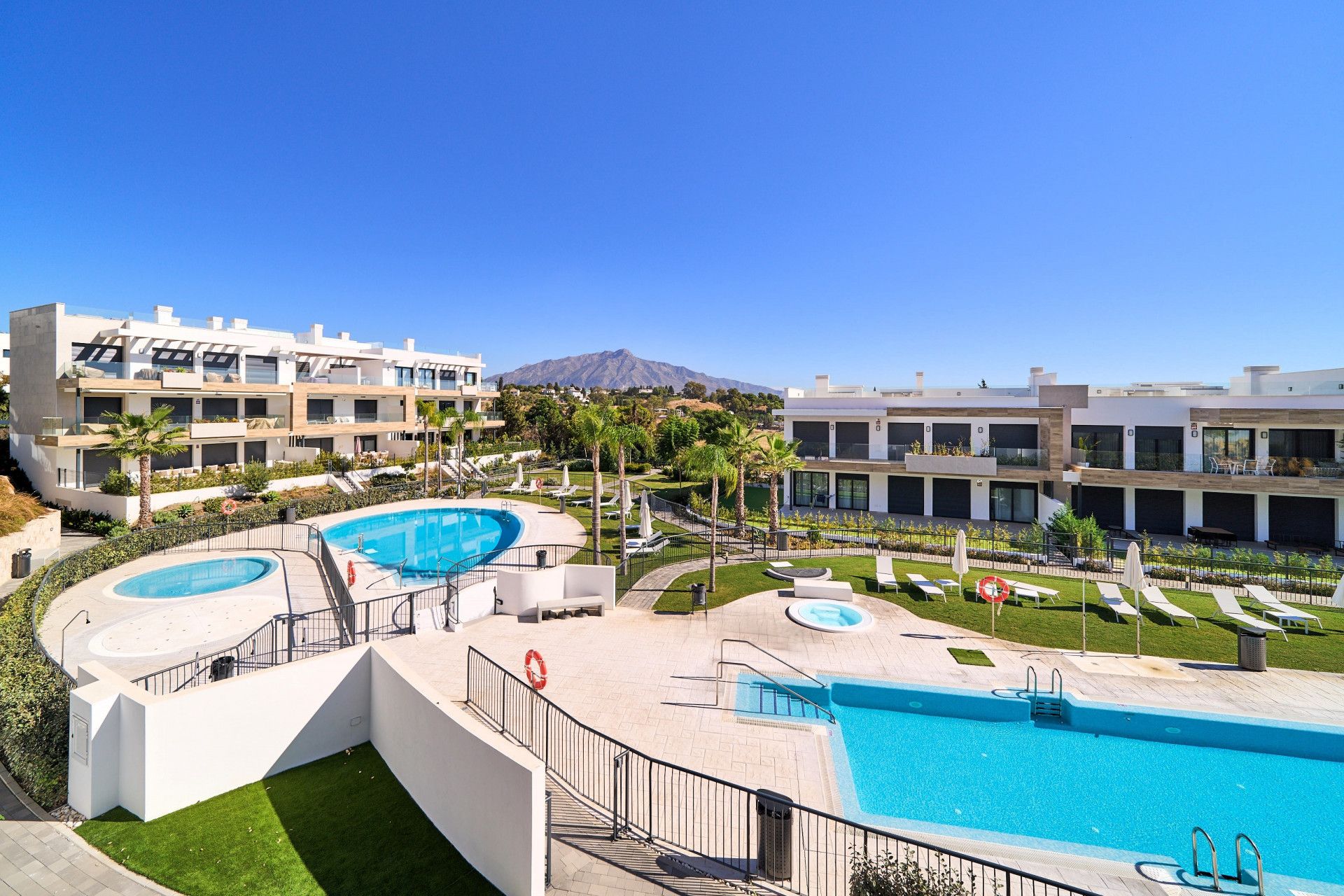 Апартаменты в Estepona, Atalaya, Estepona, 1/12