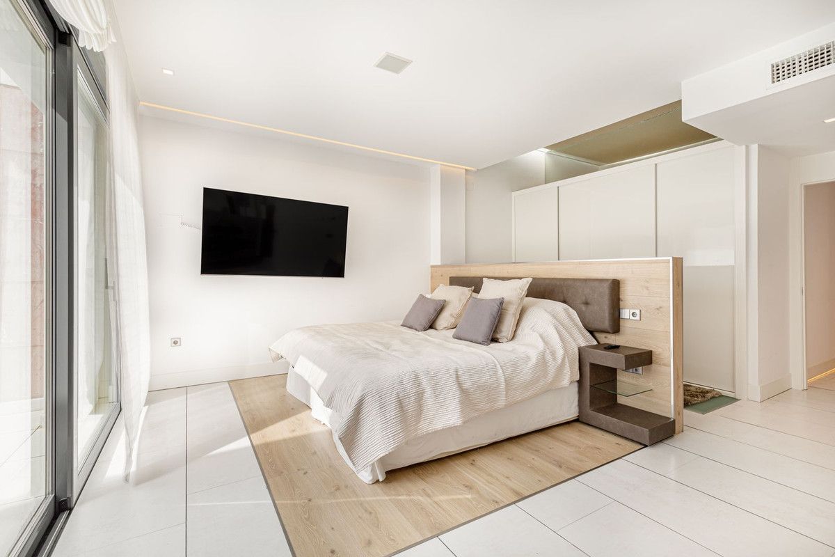 Ground Floor Apartment in Puerto Banús, Puerto Banús, 11/12