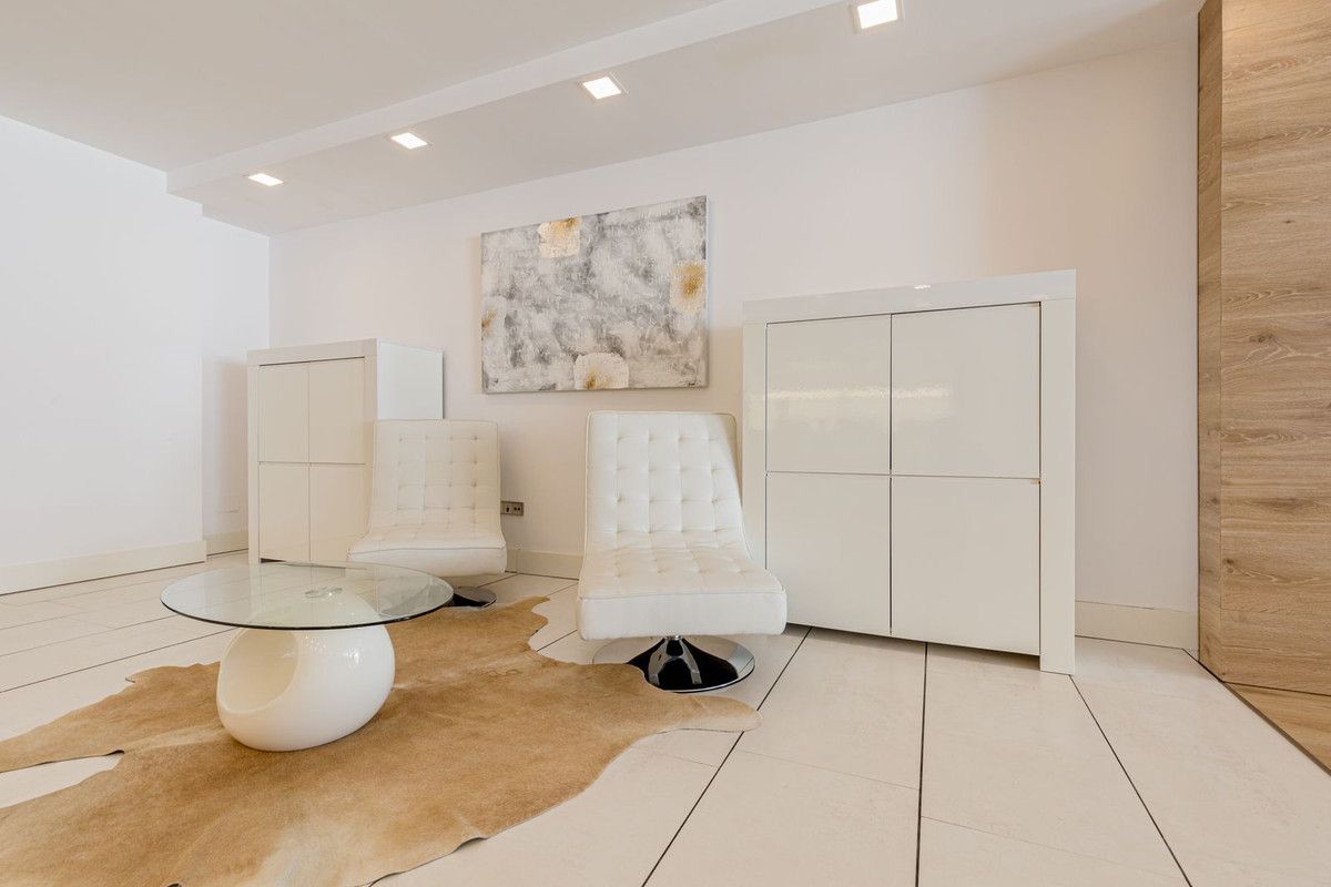 Ground Floor Apartment in Puerto Banús, Puerto Banús, 8/12