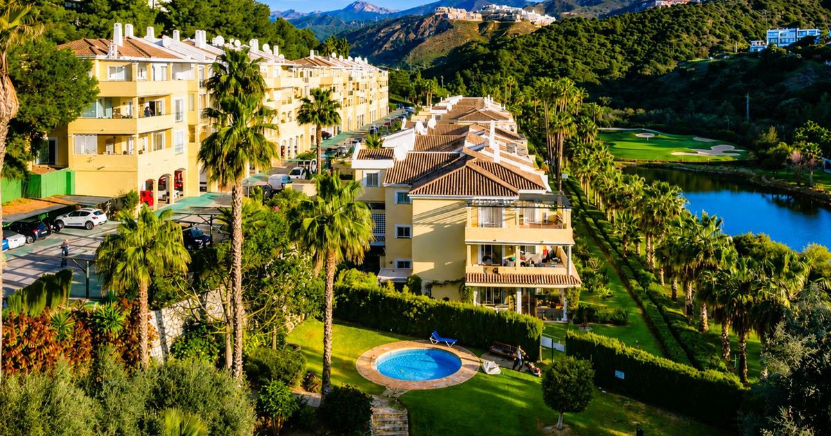 Middle Floor Apartment in La Quinta, La Quinta, 1/12