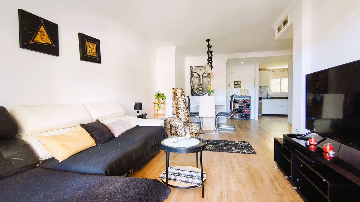 Middle Floor Apartment in La Quinta, La Quinta, 3/12