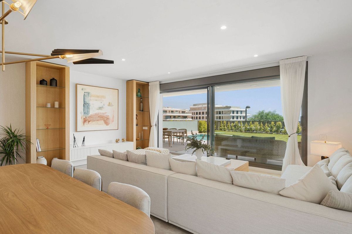 Apartamento en Planta Baja en Selwo, Selwo, 6/12