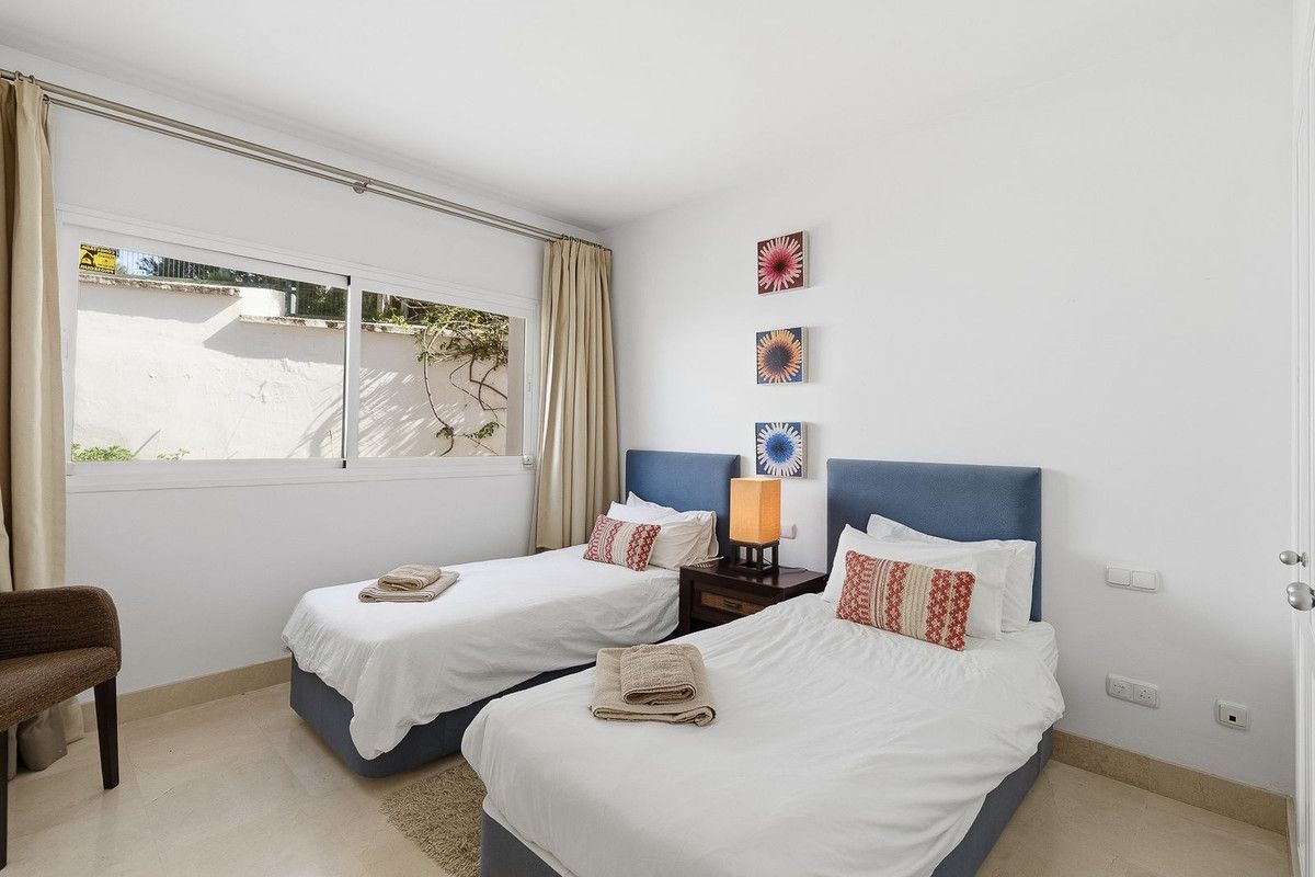 Gelijkvloers appartement in Nueva Andalucía, Nueva Andalucía, 2/12