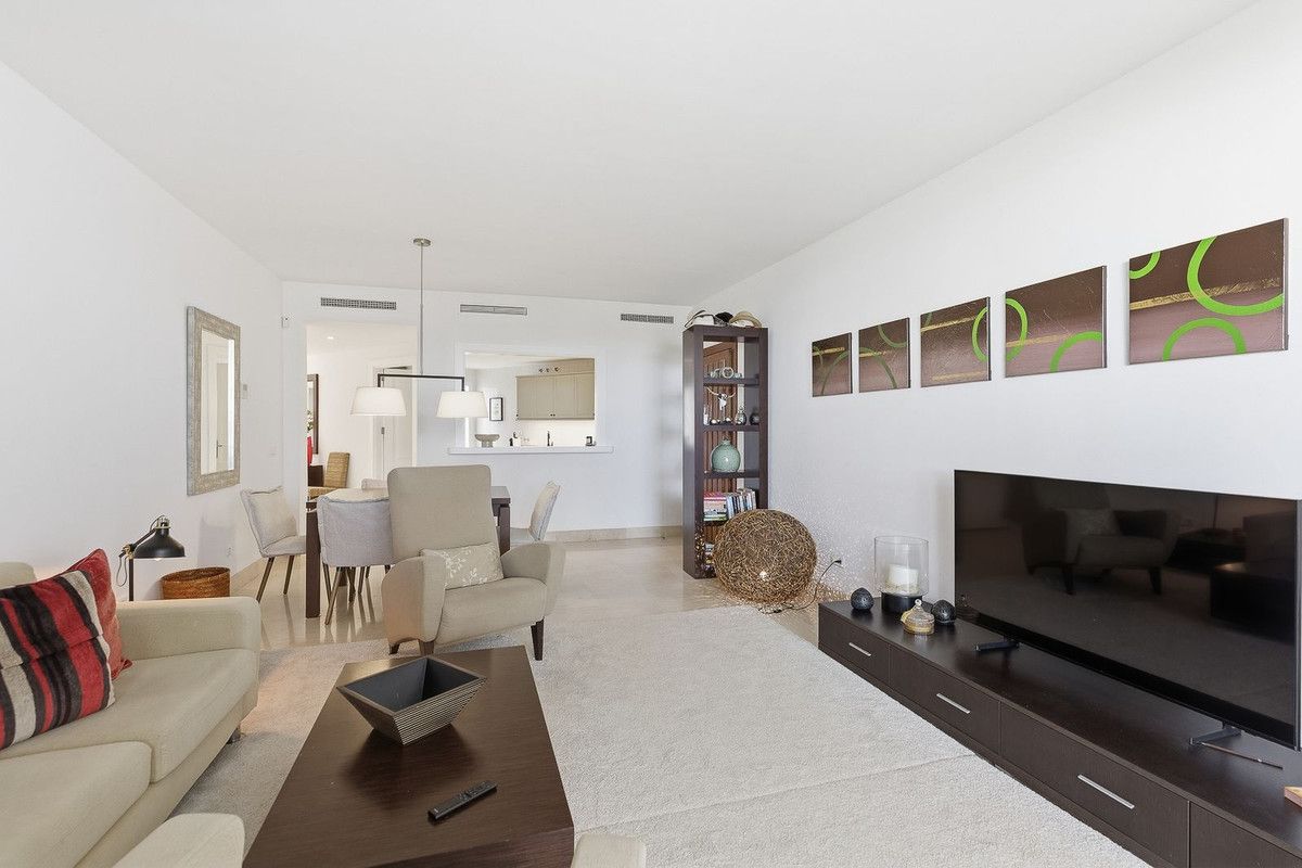 Gelijkvloers appartement in Nueva Andalucía, Nueva Andalucía, 11/12