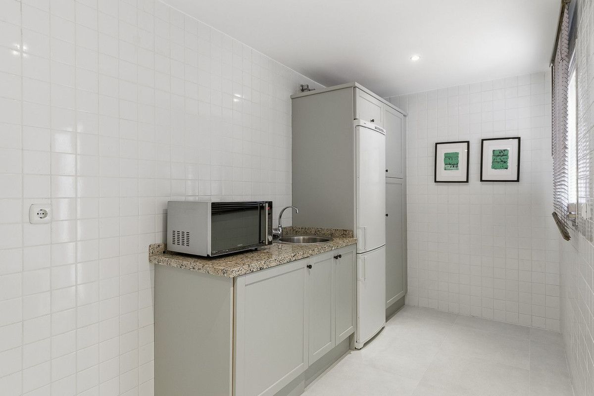 Gelijkvloers appartement in Nueva Andalucía, Nueva Andalucía, 6/12
