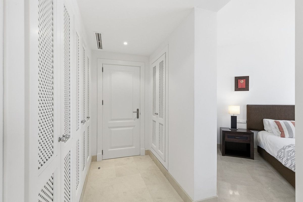 Gelijkvloers appartement in Nueva Andalucía, Nueva Andalucía, 8/12