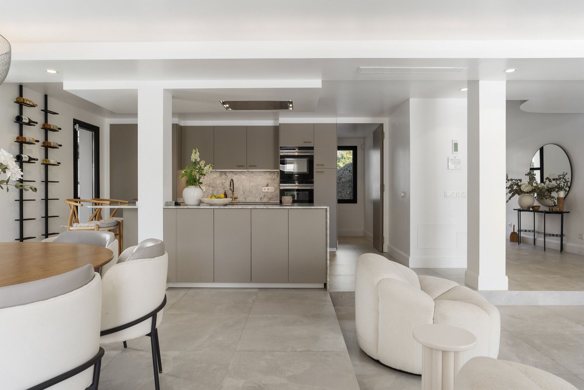Villa in Nueva Andalucia, Nueva Andalucia, 12/12