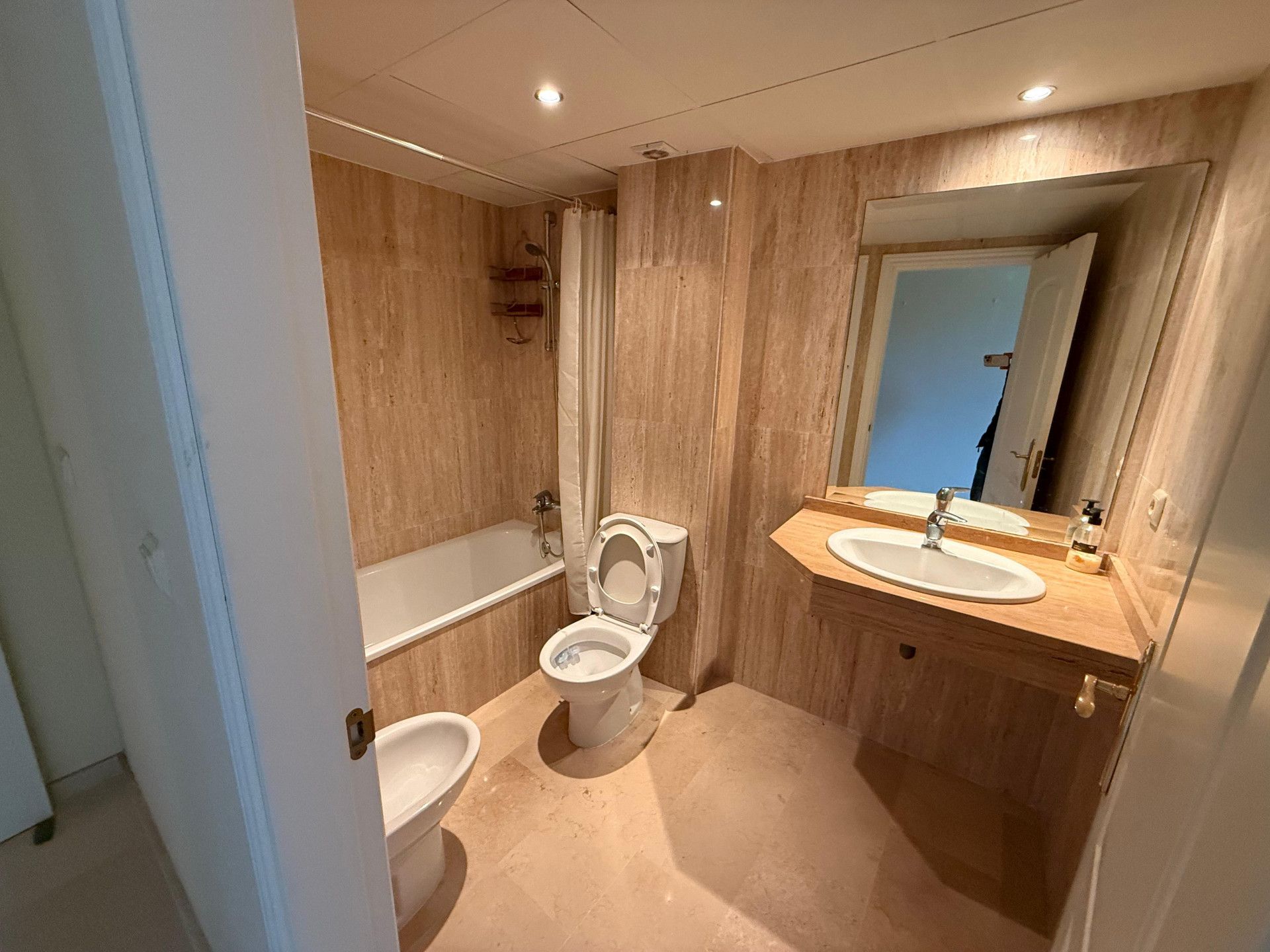 Apartment in Marbella East, Elviria, Marbella East, 5/12