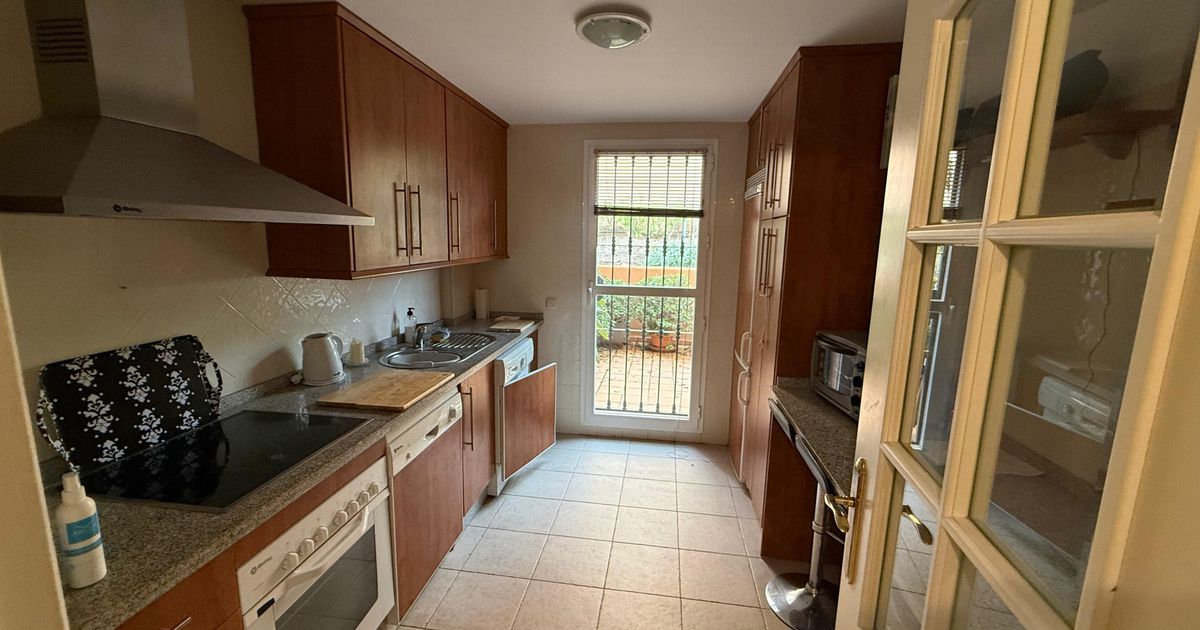 Apartment in Marbella East, Elviria, Marbella East, 6/12