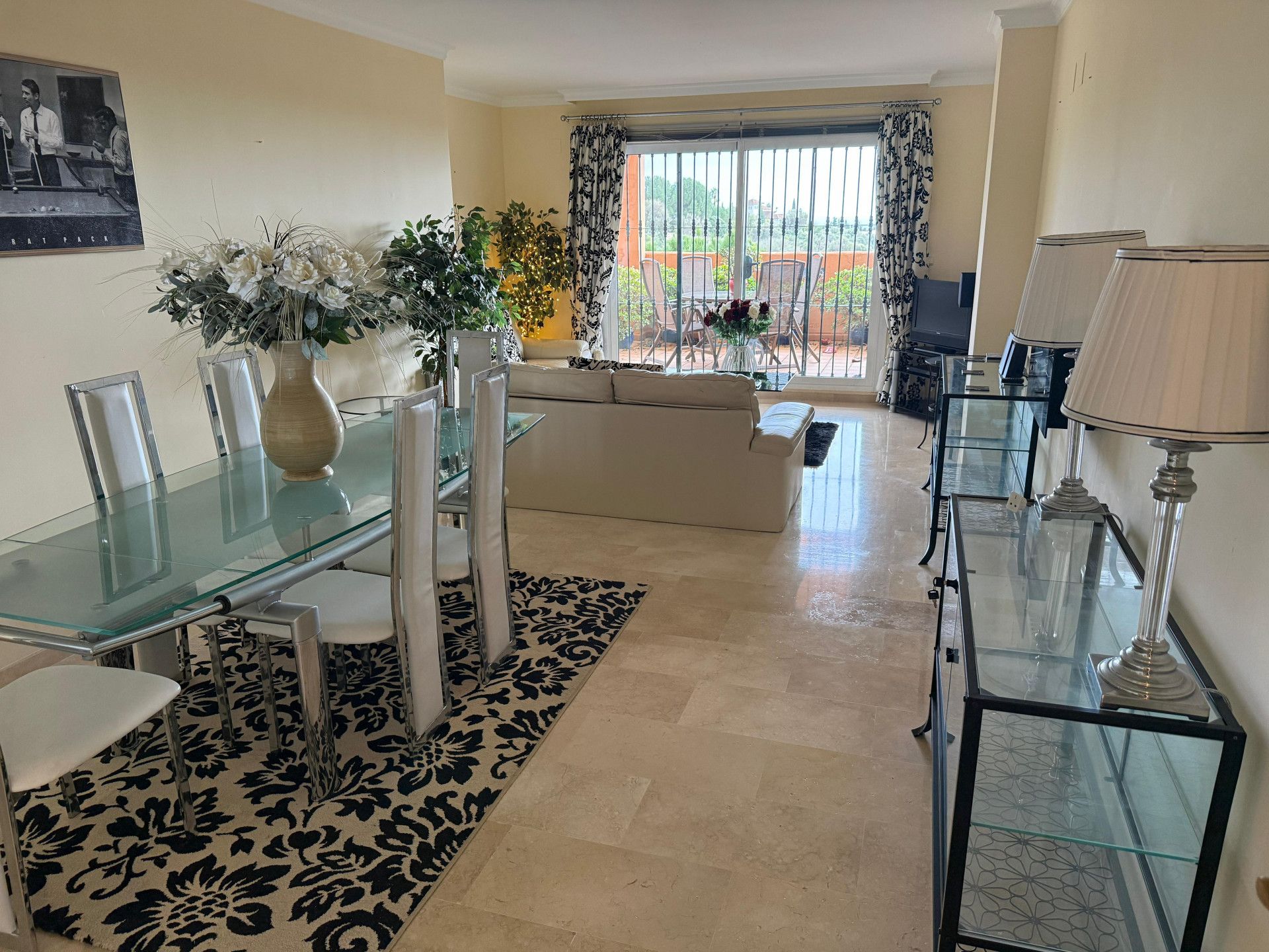 Apartment in Marbella East, Elviria, Marbella East, 8/12