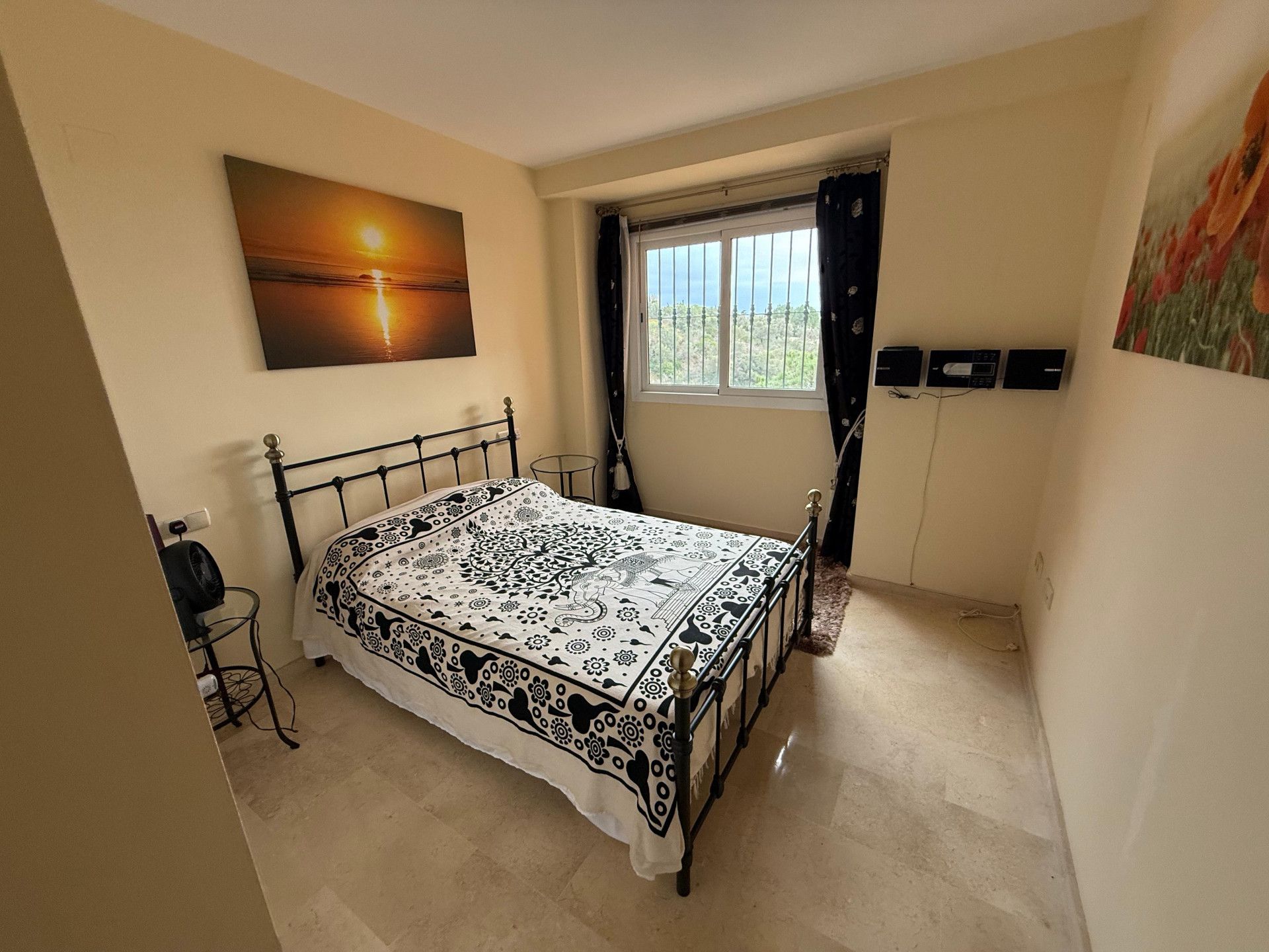 Apartment in Marbella East, Elviria, Marbella East, 10/12