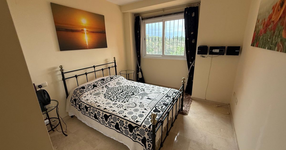 Apartment in Marbella East, Elviria, Marbella East, 10/12
