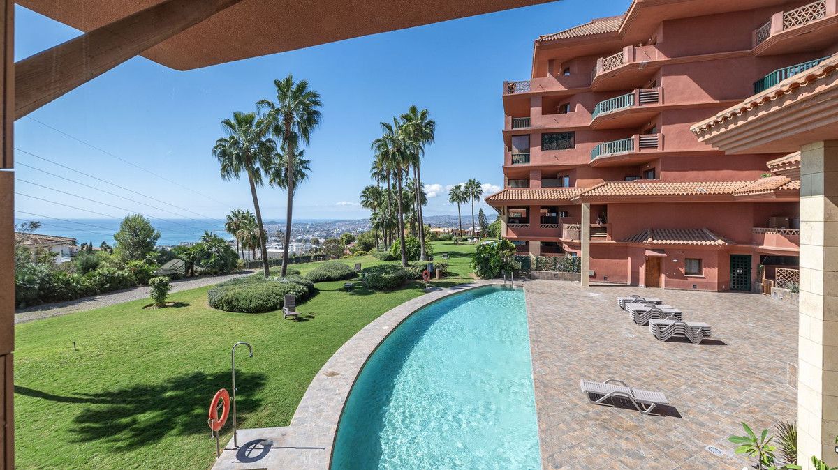 Middle Floor Apartment in Benalmadena, Benalmadena, 1/12