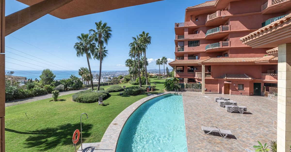 Middle Floor Apartment in Benalmadena, Benalmadena, 1/12