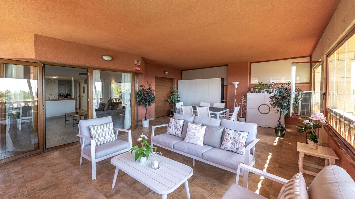 Middle Floor Apartment in Benalmadena, Benalmadena, 6/12
