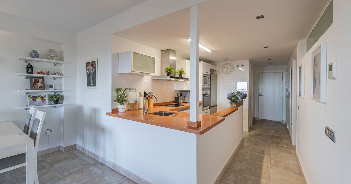 Middle Floor Apartment in Benalmadena, Benalmadena, 8/12