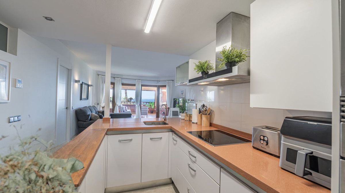 Middle Floor Apartment in Benalmadena, Benalmadena, 9/12